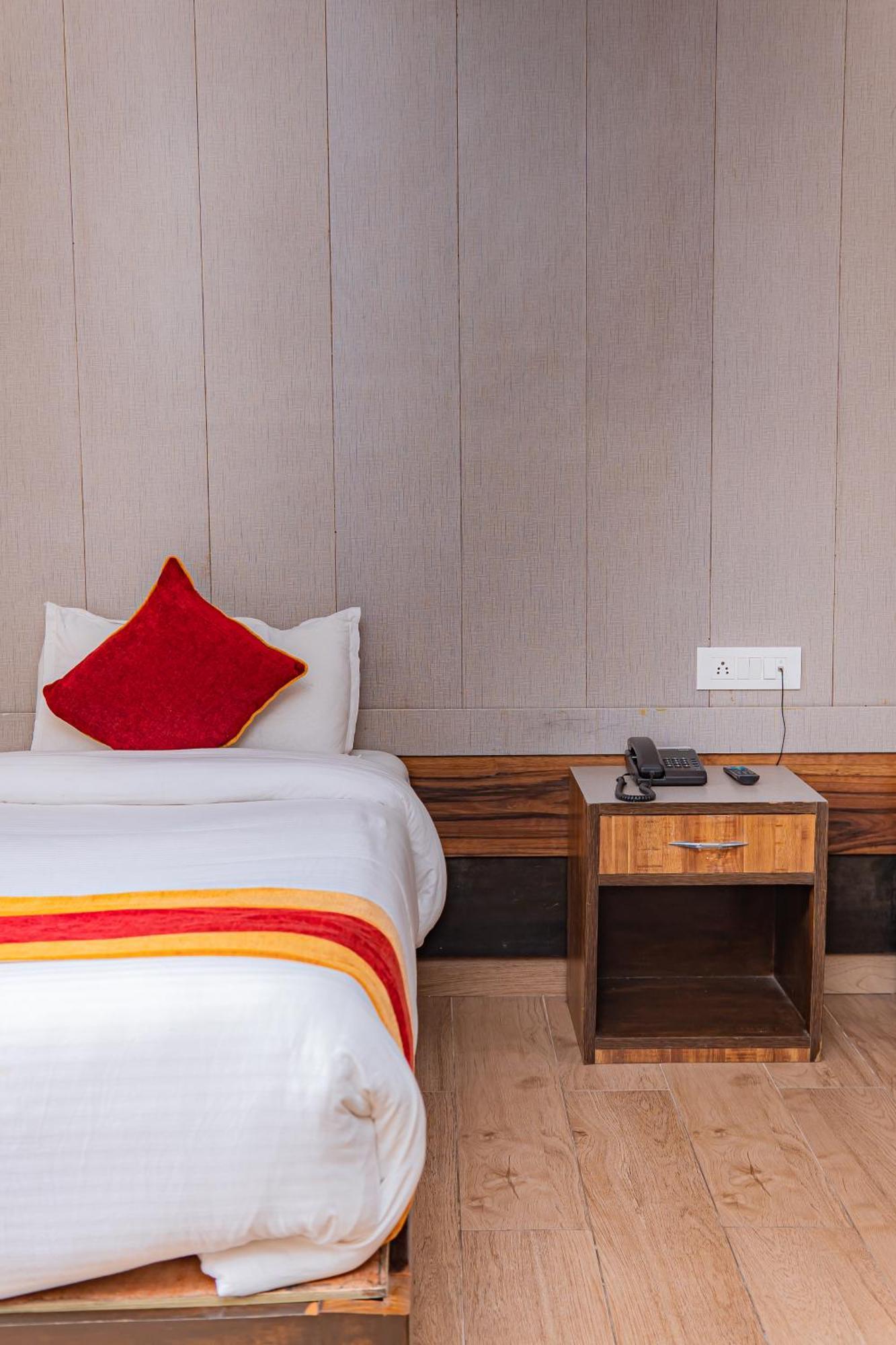 פוקהרה Hotel Murano מראה חיצוני תמונה